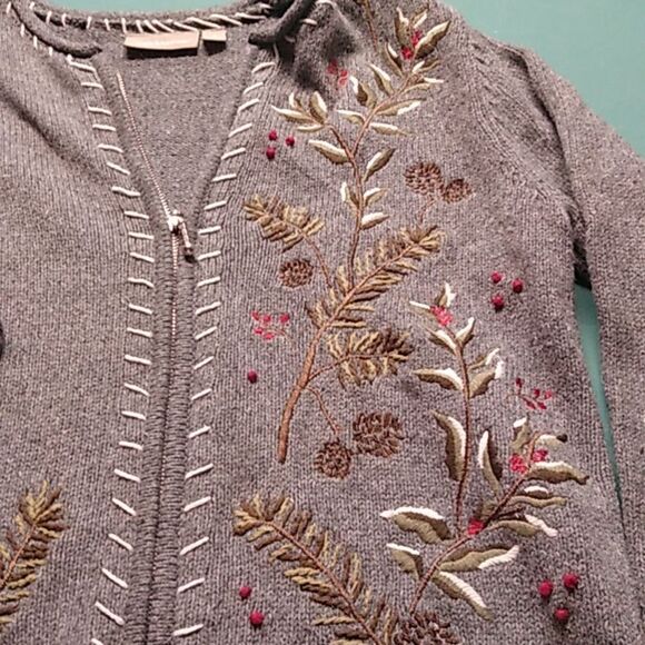 Croft & Barrow Women's Sm Cardinal Design Zipper Front Long Sleeve Sweater - Picture 4 of 9